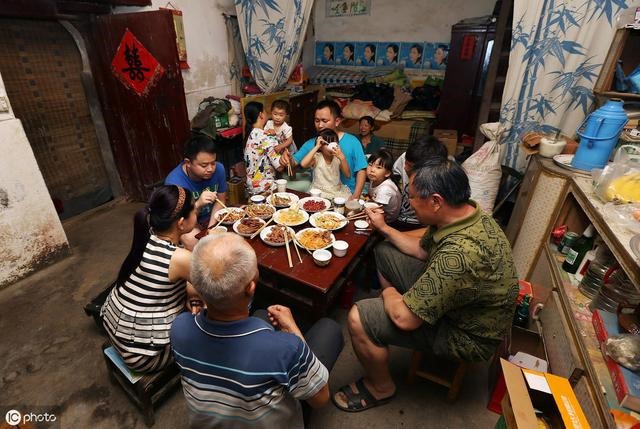 属羊的防三个属相，生肖羊合伙旺财生肖