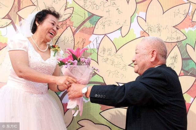 属龙的二婚在什么时候行大远，为什么属龙的有二婚命