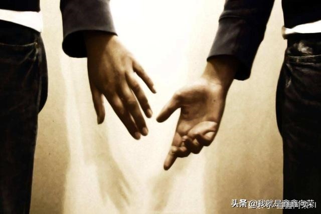 属蛇男突然冷淡你，属蛇男人反感女人撒娇吗