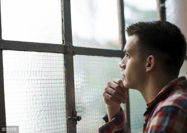 属猴男人真 *** 表现，属猴男更爱种哪种女人