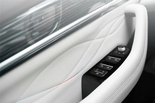 1年和01年能配一对吗，1991属羊和2001属蛇相配"