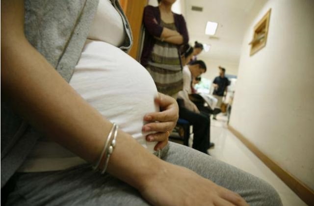 生孩子要不要忌讳属相，生孩子要看生肖相克吗