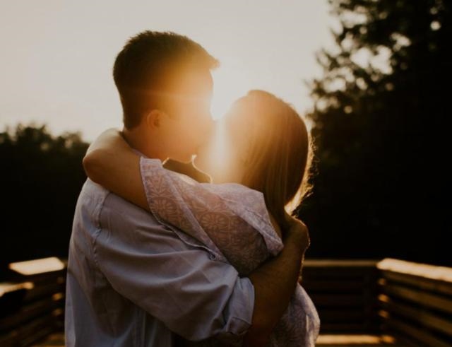 972年属鼠男婚外情，属鼠几月命苦"