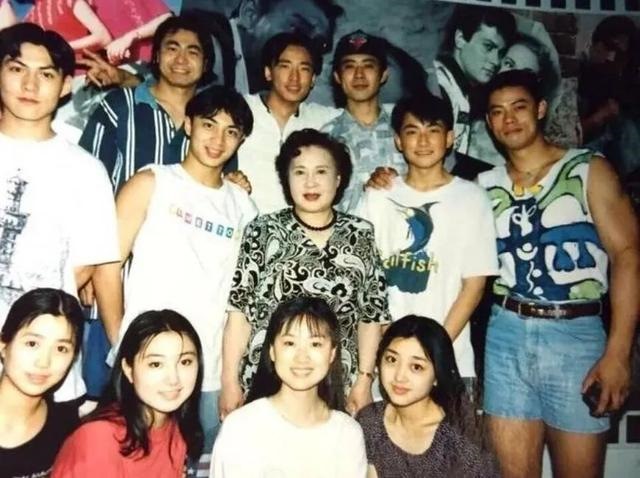 一生只爱老婆一人的生肖男，算一算你的婚姻