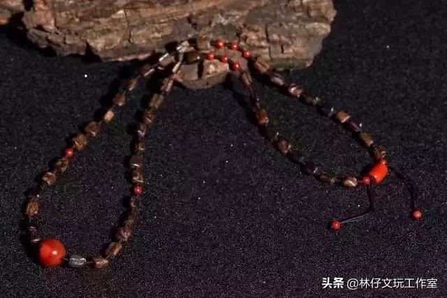 属狗的人需要佩戴什么，生肖狗带狗吊坠