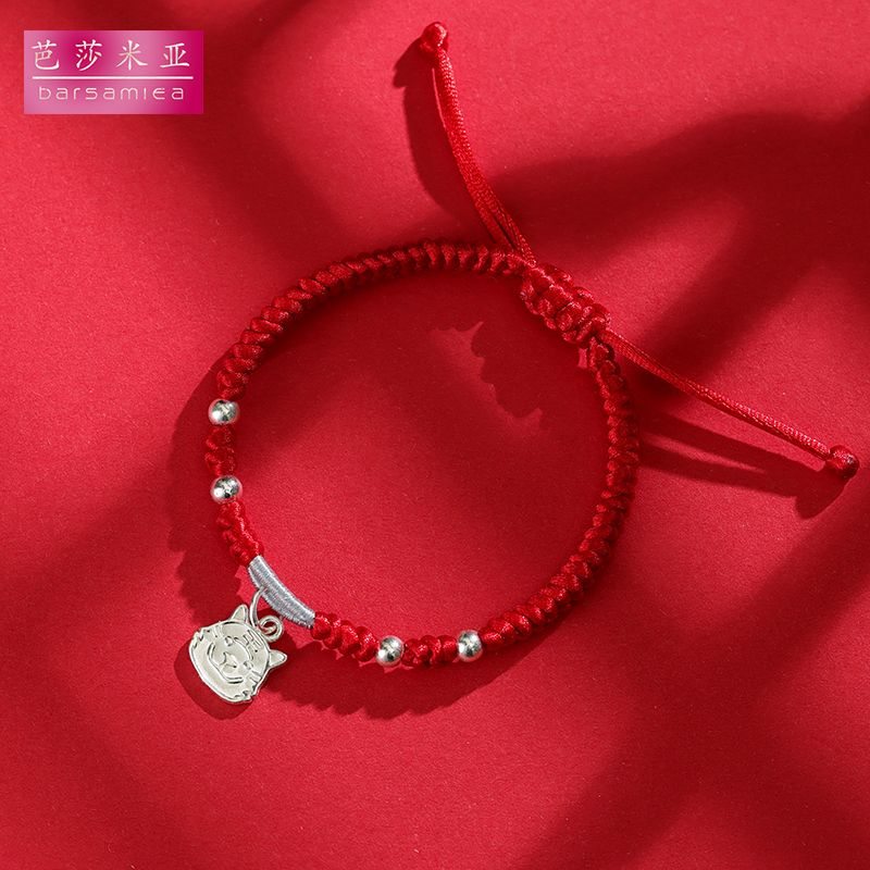 022年属虎佩戴什么,本命年的大忌属虎2022"