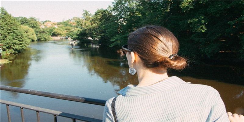 杭州每年被逮捕的蛇，比你吃的辣条还多