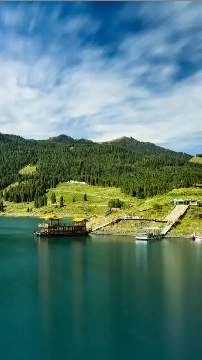 4、雾霾蓝色大衣最忌讳的搭配:雾霾蓝大衣怎么搭配裤子