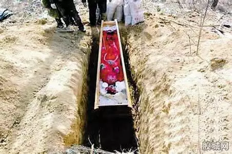 4、人死后张嘴预示是什么:人死后嘴巴张开是什么原因