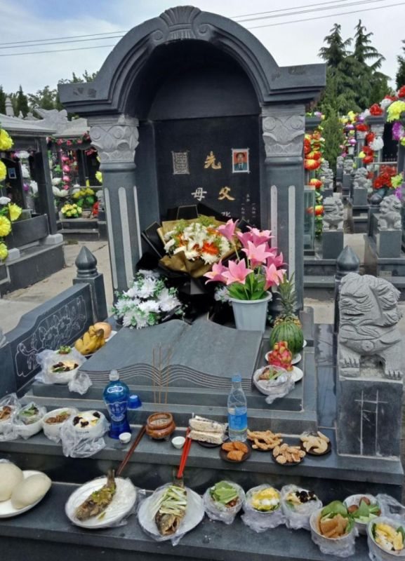 2、三周年上坟有什么讲究和忌讳:三周年祭奠有什么讲究