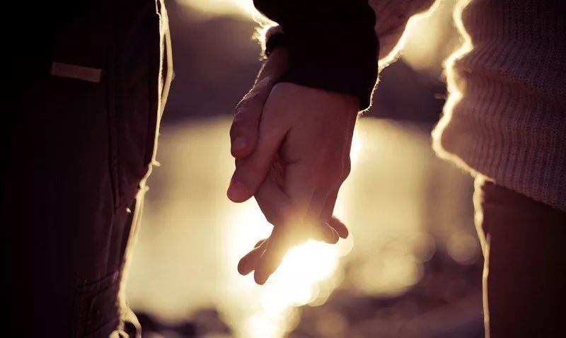 2、两夫妻缘分很深的八字:怎么从八字中看出两个人缘分的深浅？