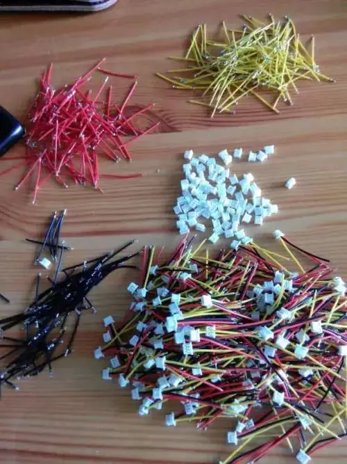 4、手工活日结**:手工活**能赚多少钱?**8-10小时左右