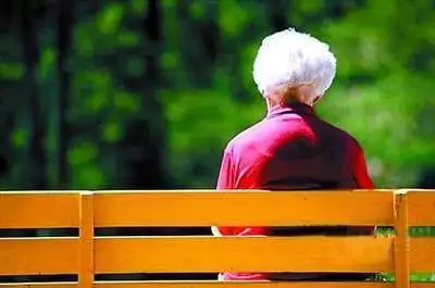 4、两夫妻缘分很深的八字:八字中能看出两个人有婚姻缘分吗？