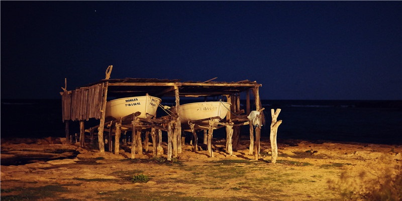 穿红衣、避黑，菲律宾也信"鬼月"，讲究还不少！菲人为何信这些