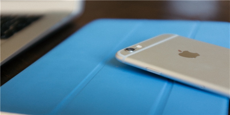 今日解梦见马飞奔向你跑来，和梦见自己家房屋倒塌有何预兆