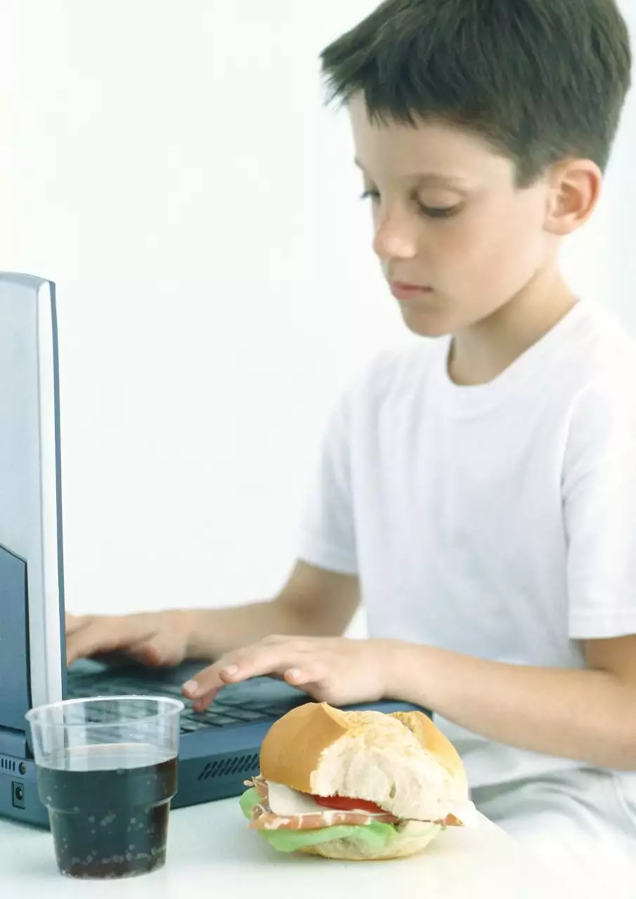 抖音很火的愿我的男孩 抖音文案短句干净