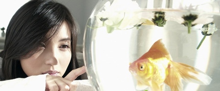 2、男女说话时都能四目相对是不是说明对方都没有感觉因为感觉都没有害羞感好像