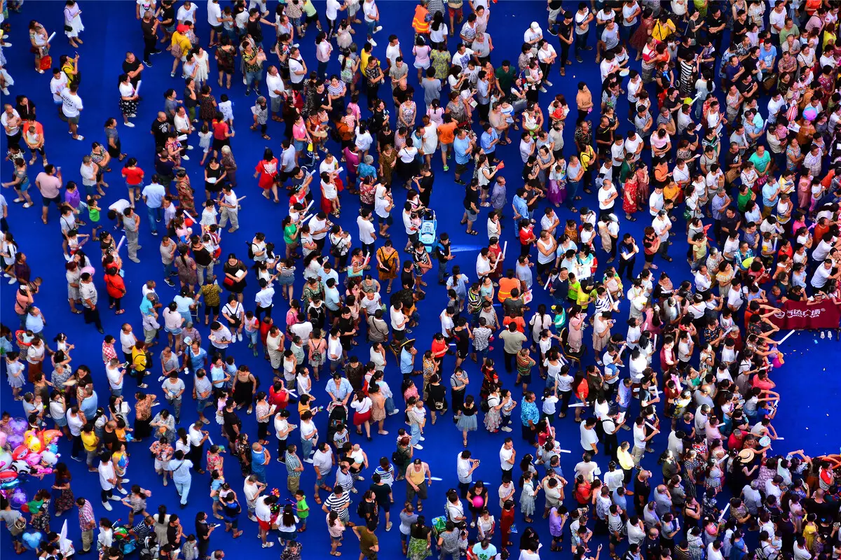 3、人山人海猜一个生肖