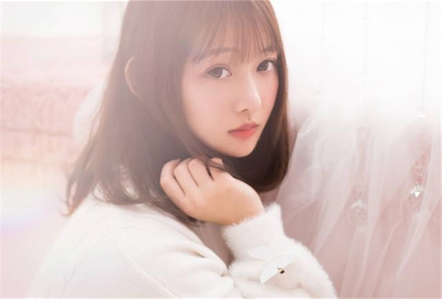 2、狮子座男人喜欢什么样的女人