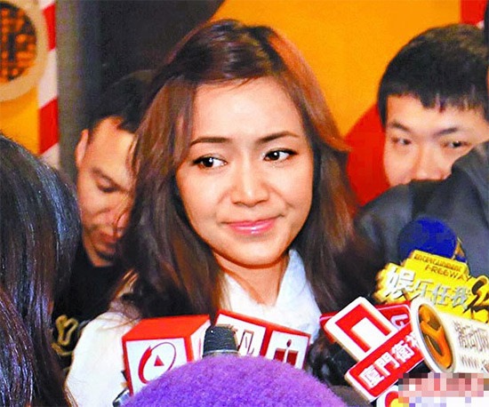 1、侯佩岑把老公宠成巨婴，结婚十年不会切水果，周杰伦看了怎么想的呢？