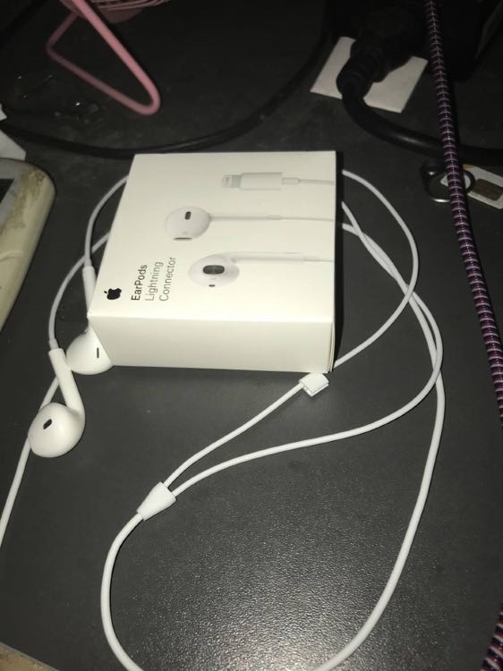 1、捡了一个苹果耳机如何才能自己使用