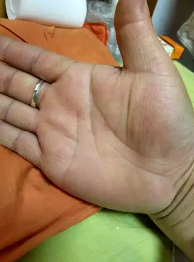 3、哪位高人会看手相?看看我年底前能升职吗?很急,谢谢。