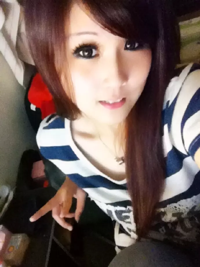 3、我和女朋友两地分居，所以几个月甚至半年才见一次面，而且见面也就一两天，所以会在这一两天内做很多次！