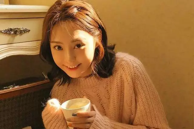 3、招人喜欢,被人暗恋却不自知的星座女,说的是哪些星座?