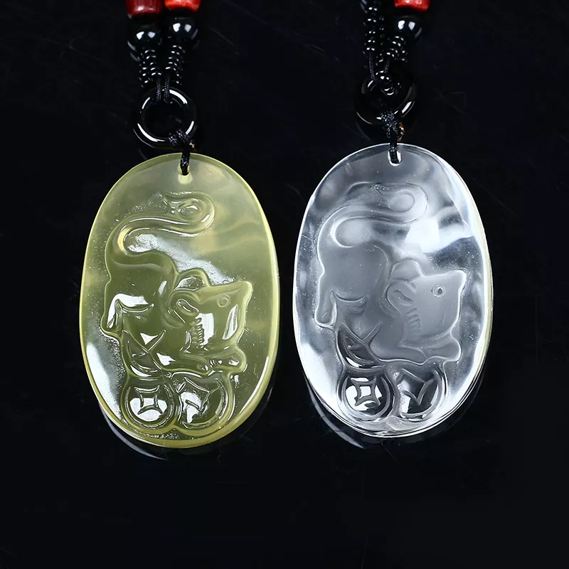 3、年属鼠的人应该佩戴什么运气才会好