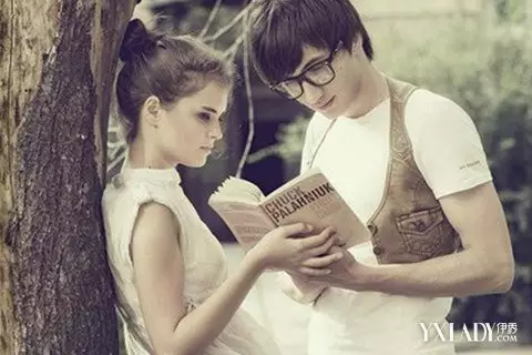 3、天秤男会主动亲你就是喜欢吗