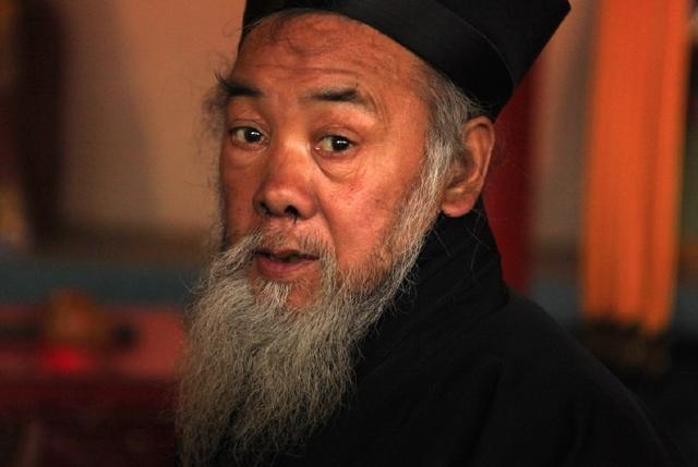 2、**我去算卦,算卦先生说我28到37岁行七杀运,说我这里面特别不好,