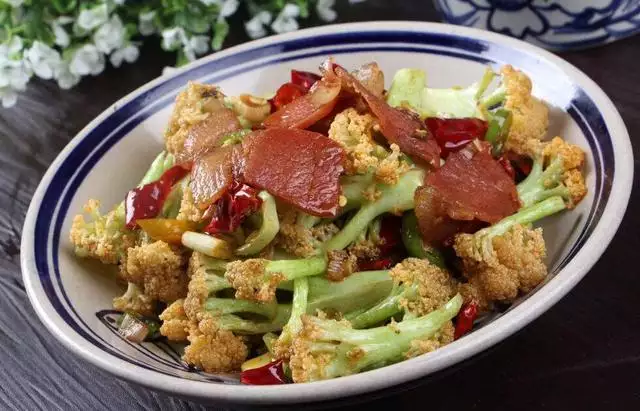 3、请客吃饭点几个菜有讲究吗？