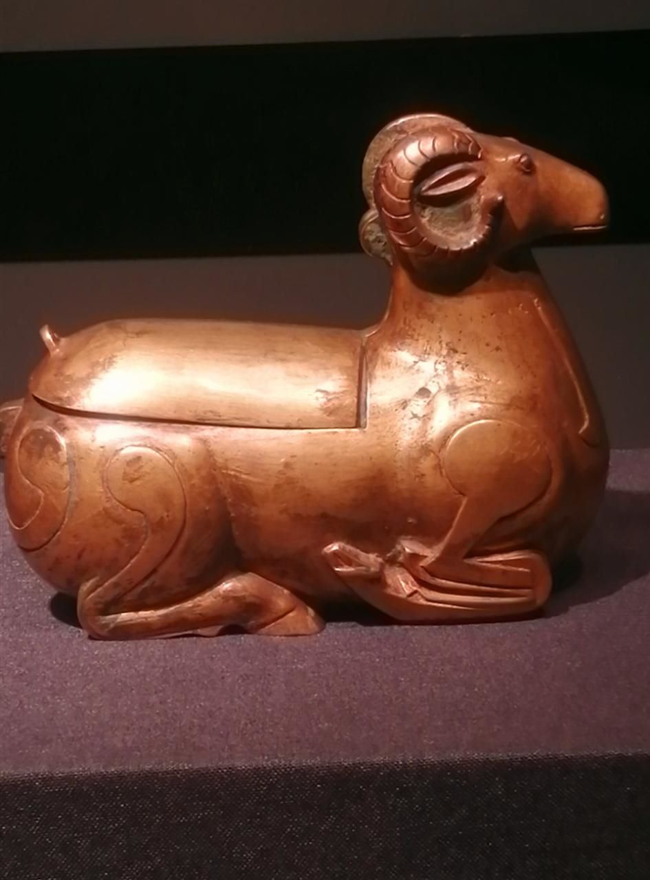 2、四夷统一是什生肖？