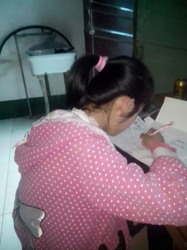 3、我是一个六年级的学生,我总觉得现在学习紧张了,弄得我很不开心,怎么办呢?