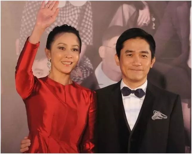 2、对你动了情的男人，看你的眼神会有哪些不一样呢？