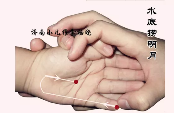 3、孩子发烧这样做，艾灸这几个穴位迅速退烧