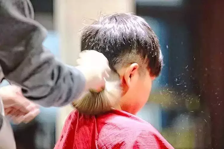 4、剃头吉日:记别;是什么意思