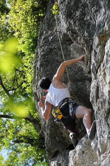 3、求问这对忘羡头像的画手(道 蓝忘机 魏无羡)（求生欲