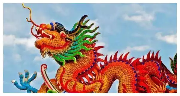 4、属龙**打麻将财运女穿什么颜色衣服