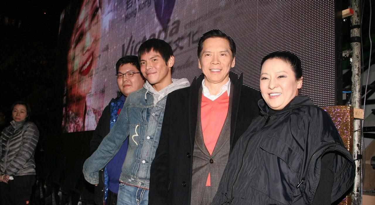 1、20年前向华强去京城，被白晓航怒扇耳光，如今白晓航怎样了？