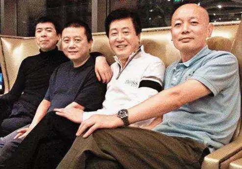 3、加代如何认识的小勇