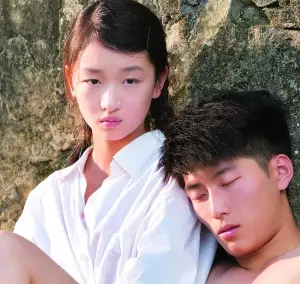 3、周冬雨被张艺谋睡过是真的吗？