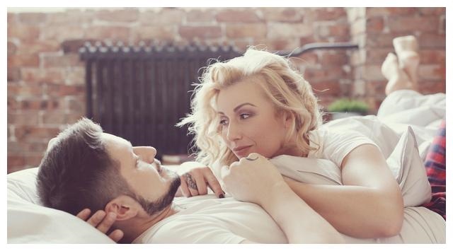 2、在一起的时候，男生女生的，可以说明他是喜欢这个女生的吗