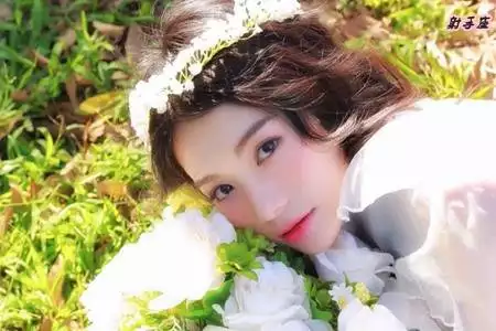 4、射手座的男人和比自己大十岁而且结婚有孩子的女人，请问他是在玩这个女人吗