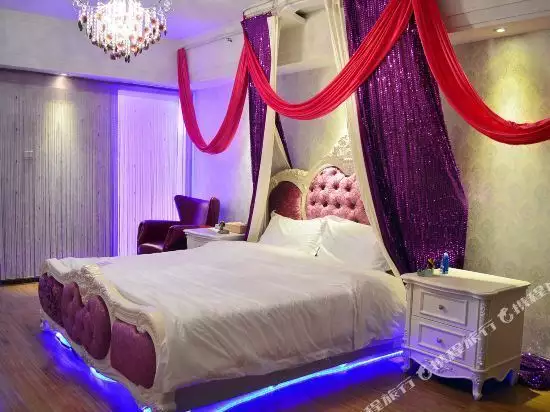 4、情趣酒店都有什么****提供给客人？