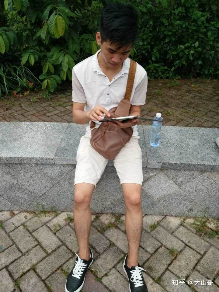 2、女生为什么叫男生㖭自己吗