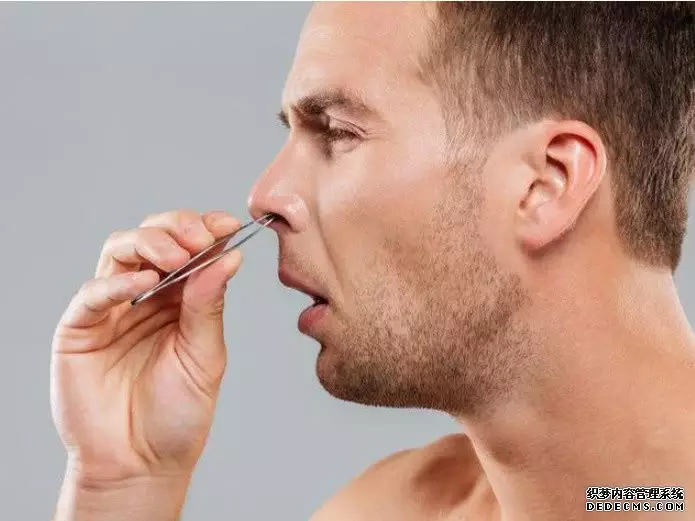 3、无缘无故的出鼻血，是否说身体在对我们发出警告呢？