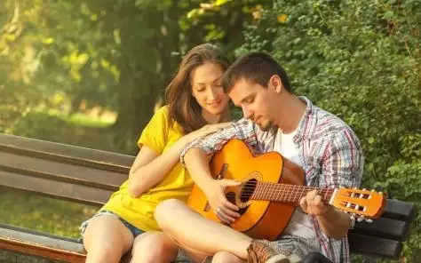 4、把一个人的八字和名字用红线捆起来真的能让她回心转意吗