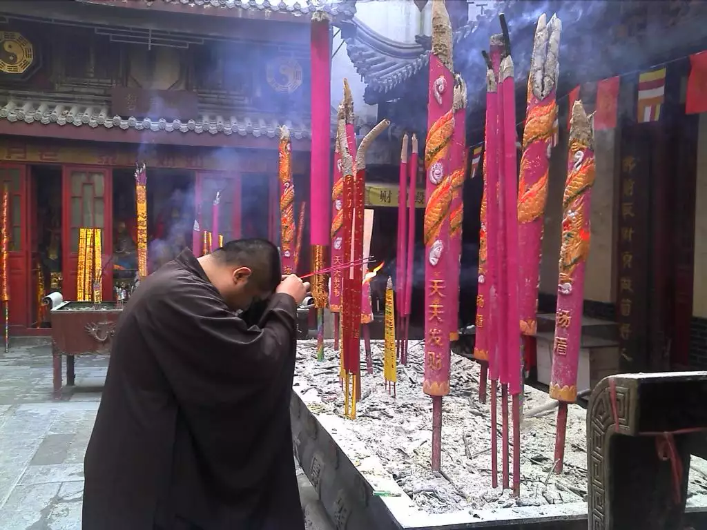 3、烧香怎么看香头，烧香怎么看香头大把香，看香头大图