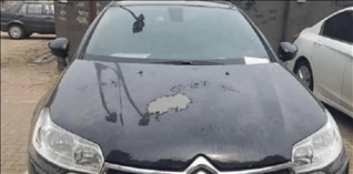 1、保护车漆只能贴车衣?打蜡也是好选择,两年就看出跟不打蜡的区别